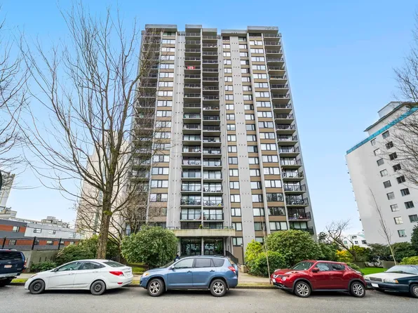 1330 Harwood St #301, Vancouver, BC V6E 1S8