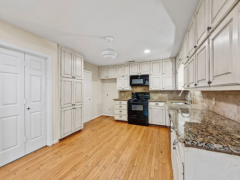 121 Lake Vis W — Photo 10