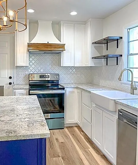 930 Shady Ln — Photo 16