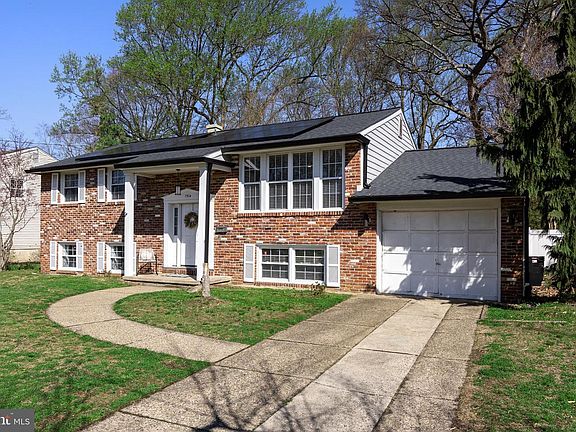2nd image of 1514 Hillside Dr