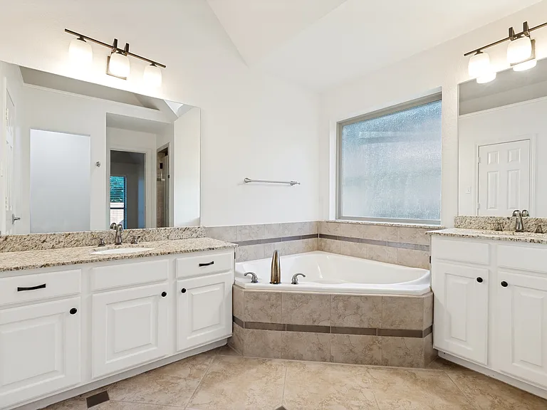 6900 Laramie Dr — Photo 12