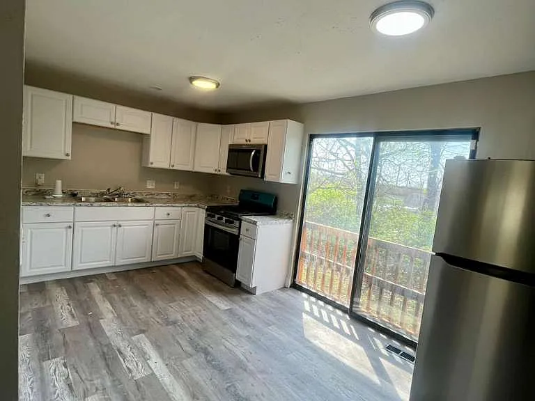 1308 Red River Dr — Photo 3