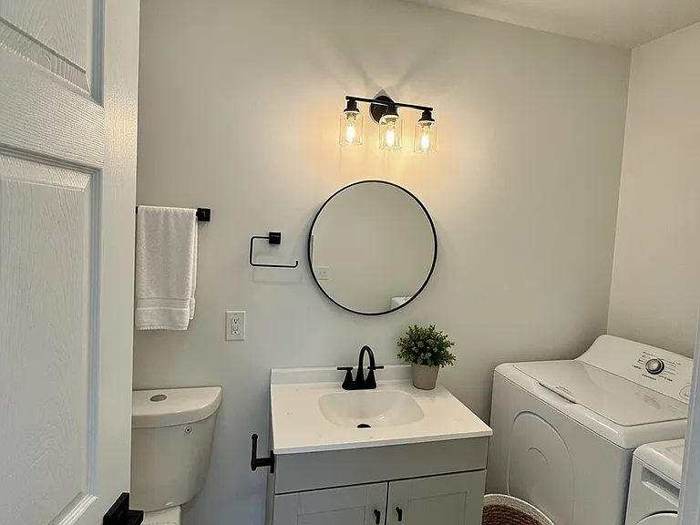 605 Millbury St #1L — Photo 5