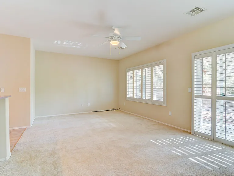 2173 Burris Hill Dr — Photo 2