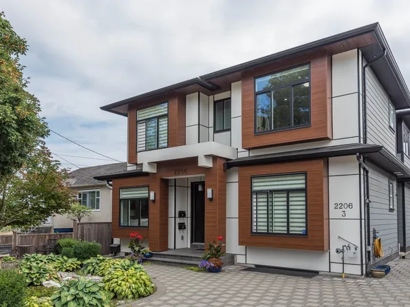 2206 London St, New Westminster, BC V3M 3G2