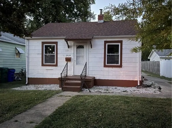 2434 E Prairie St, Decatur, IL 62521