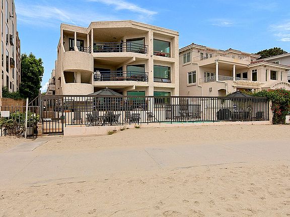 4th image of 1157 Pacific Beach Dr