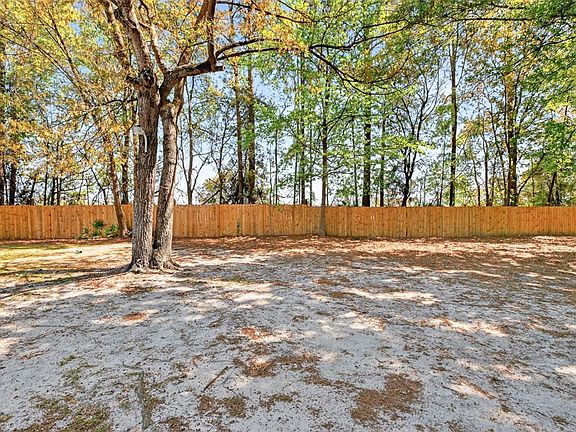 4th image of 136 Timber Ridge Dr