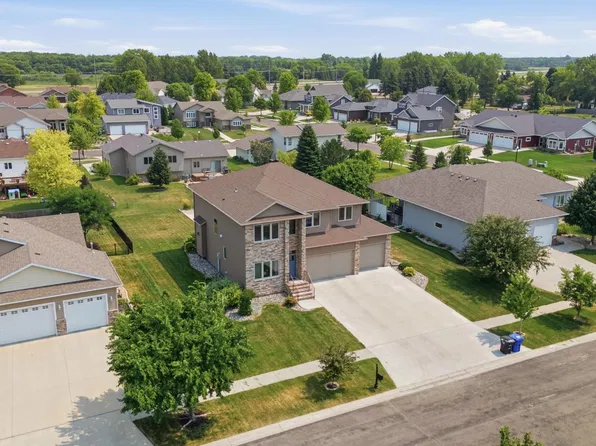 6282 Martens Way S, Fargo, ND 58104