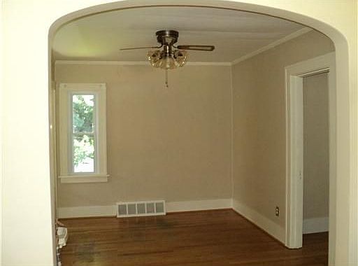 3rd image of 1423 Wildwood Dr NE