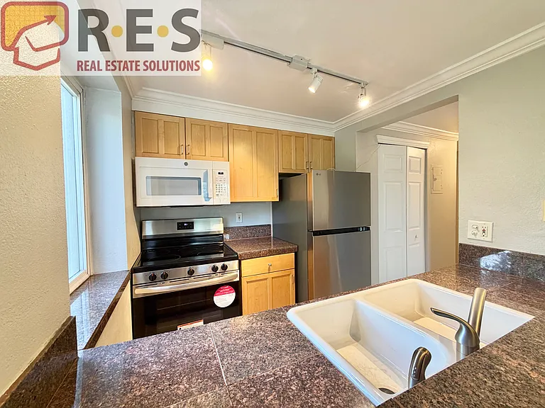 1125 N Washington St #301 — Photo 11