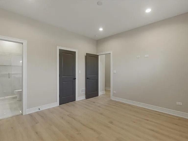 4932 S Champlain Ave #1 — Photo 10