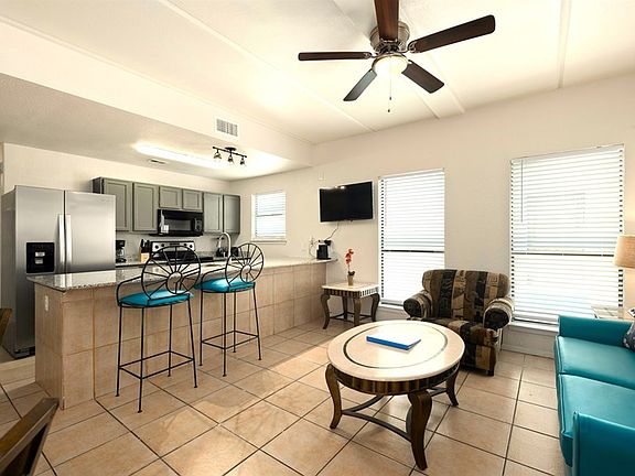 3rd image of 123 E Retama St #202