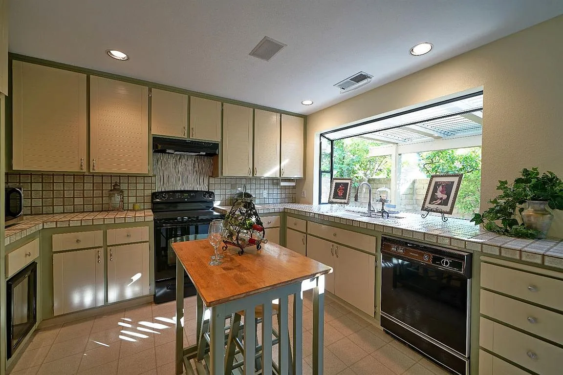 2088 Promontory Point Ln photo 1