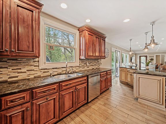 2nd image of 221 Shady Oak Dr