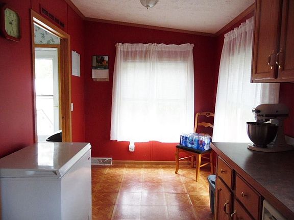 5th image of 192 Ovid St