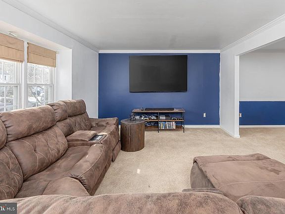 2nd image of 120 Coopers Kill Rd