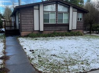 725 Tipsoo Loop S, Rainier, WA 98576