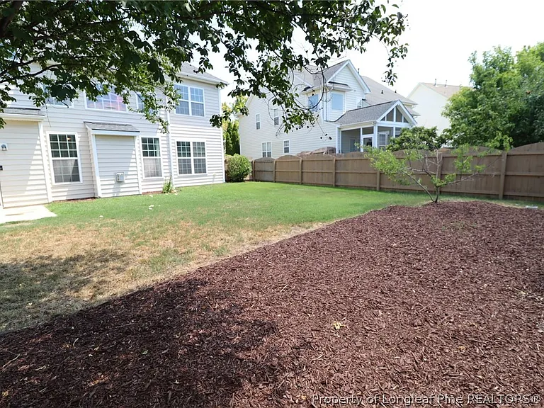 1015 Katie Ln — Photo 48
