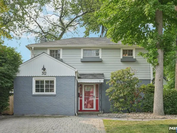 312 W Hudson Ave, Englewood, NJ 07631