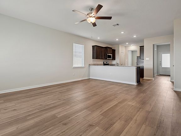 3rd image of 400 Mystic Slopes Dr