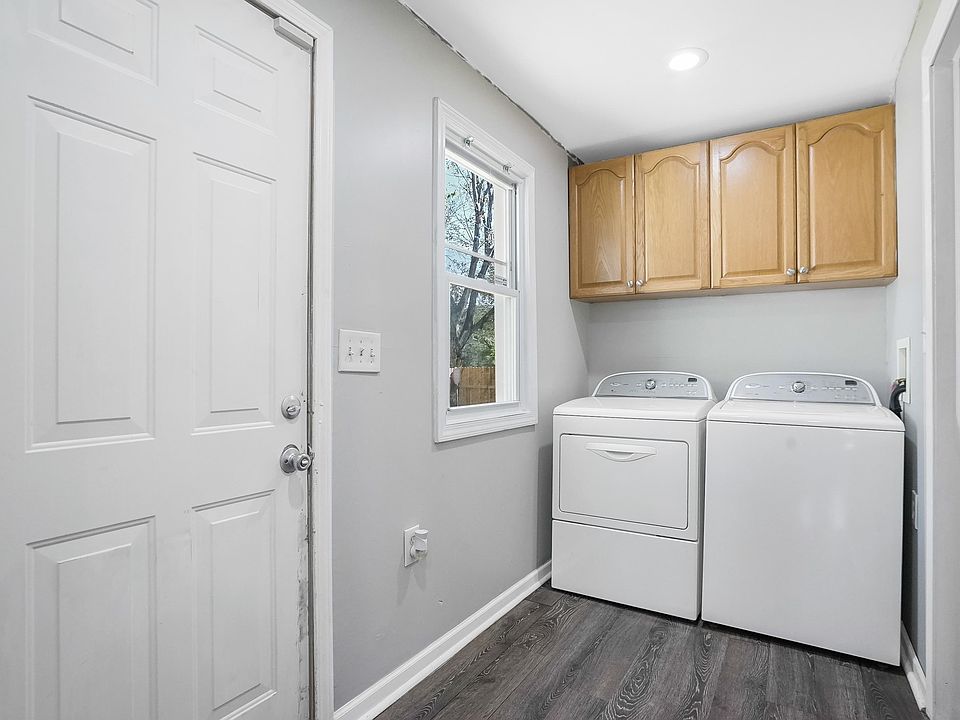 28405 Beechnut St, photo 20