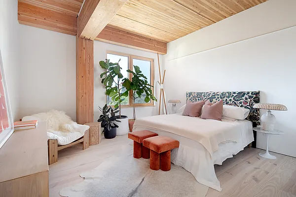 Sold by Douglas Elliman | media 7