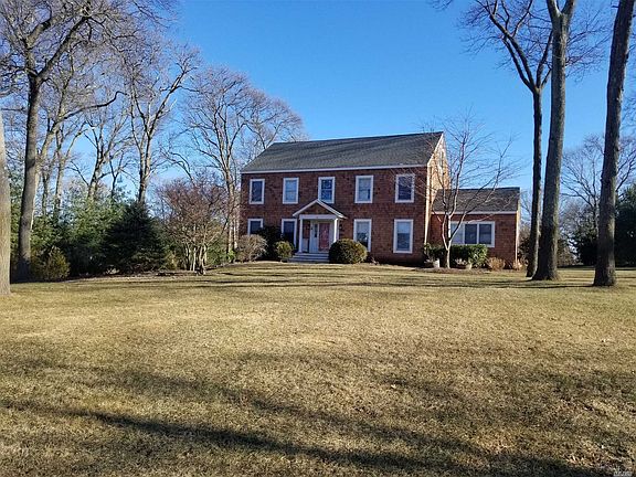 2nd image of 840 Bridle Ln