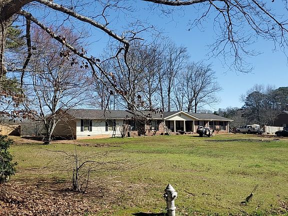 3rd image of 440 Whitehead Rd