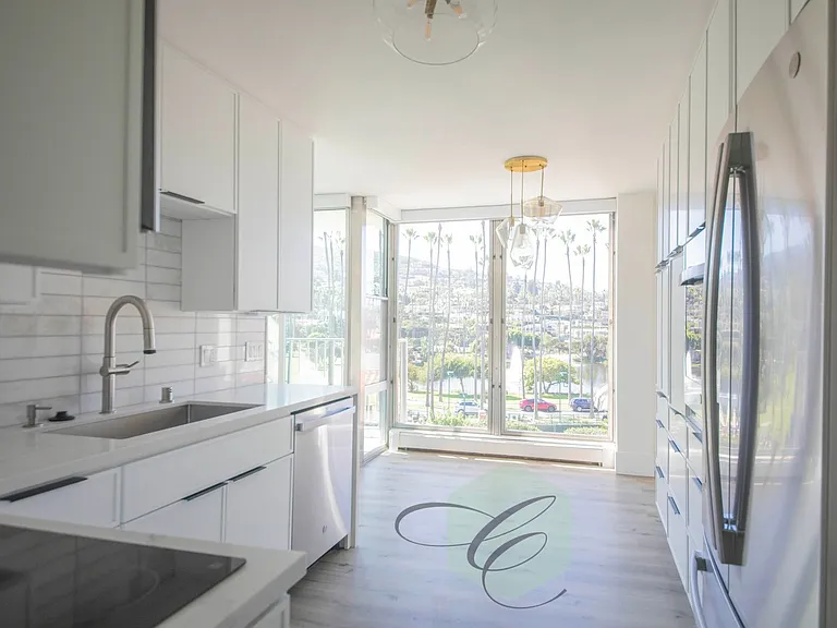 Playa de Oro Apartments — Photo 19