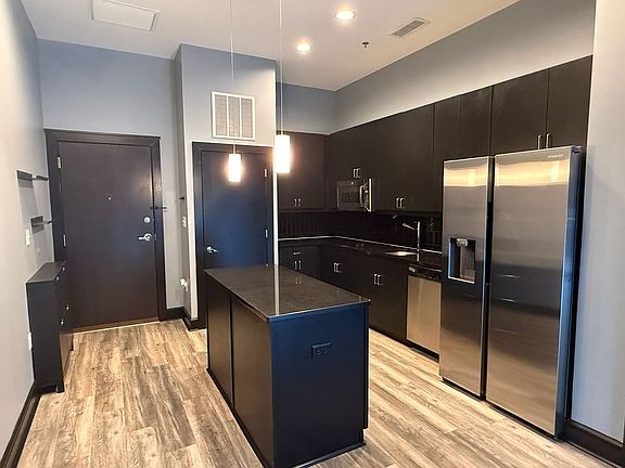 3rd image of 333 W Trade St Unit 710