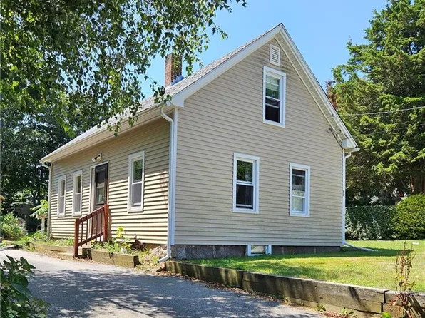 54 Schaeffer St, South Kingstown, RI 02879