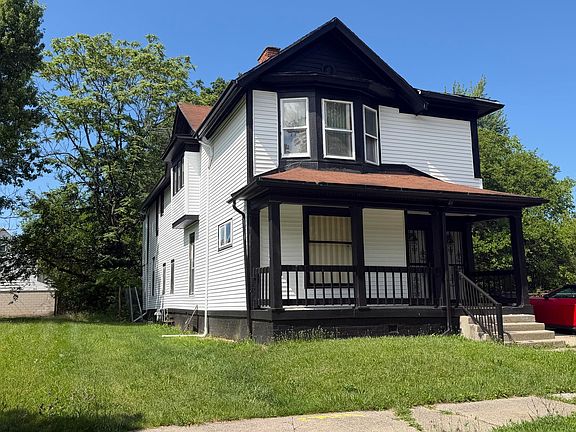 2nd image of 1026 Oakwood Ave
