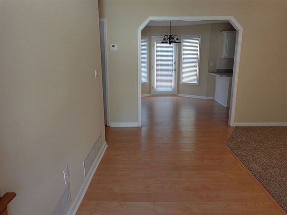 3rd image of 784 Abbington Ln