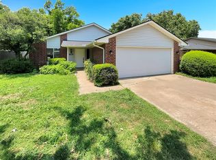 704 Springwood St, Norman, OK 73072