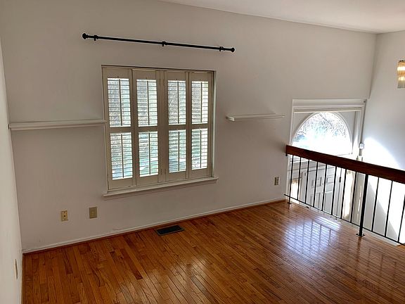 5th image of 2751 Pennsylvania Ave #B107