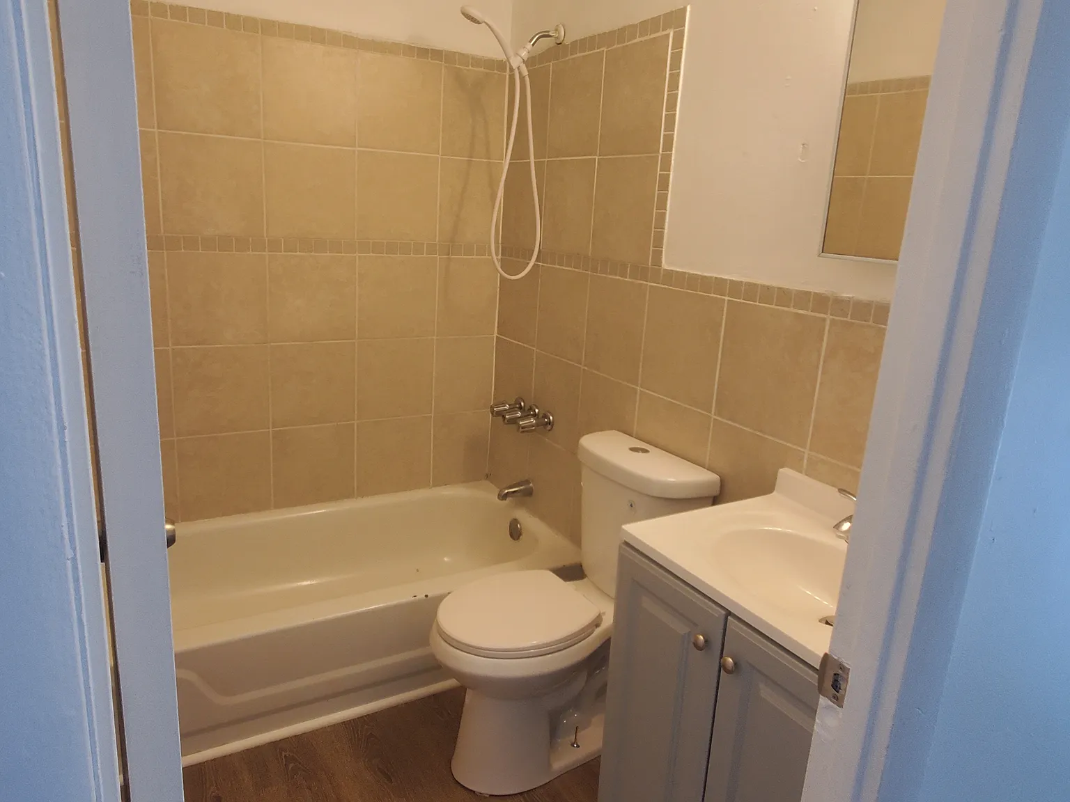 2 bed, 1054 sqft, $1,750 — Photo 3