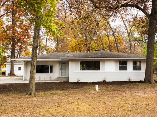 6012 Muriel Ln, Saint Anne, IL 60964