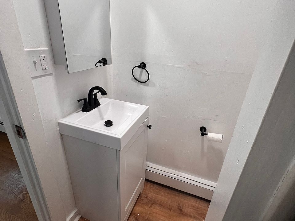 1st image of 110 Perkins St APT 2