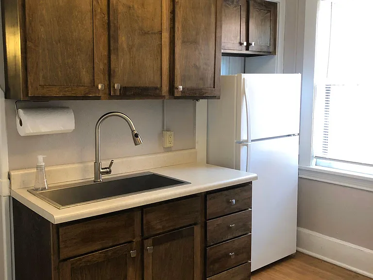 696 Grand Ave #8 — Photo 1