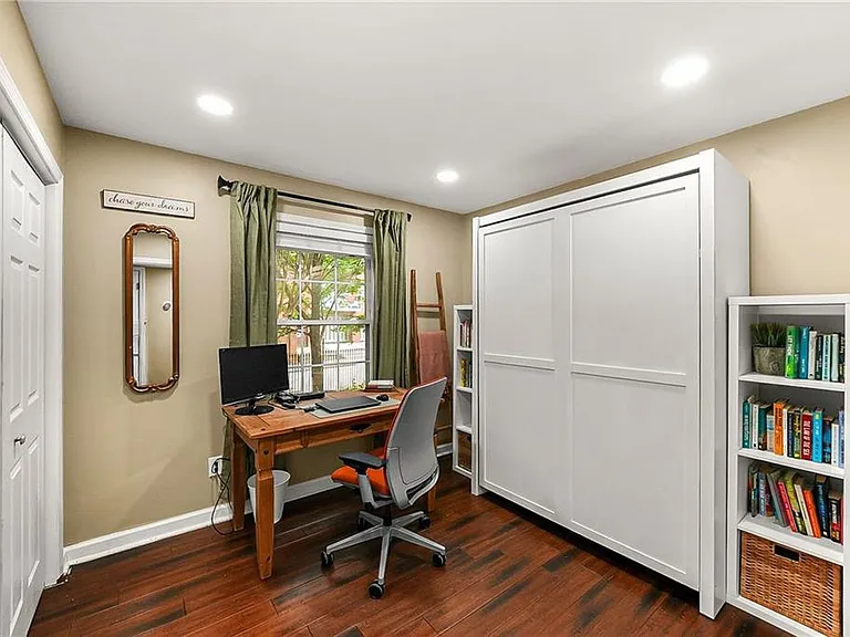 404 McGill Pl NE — Photo 14
