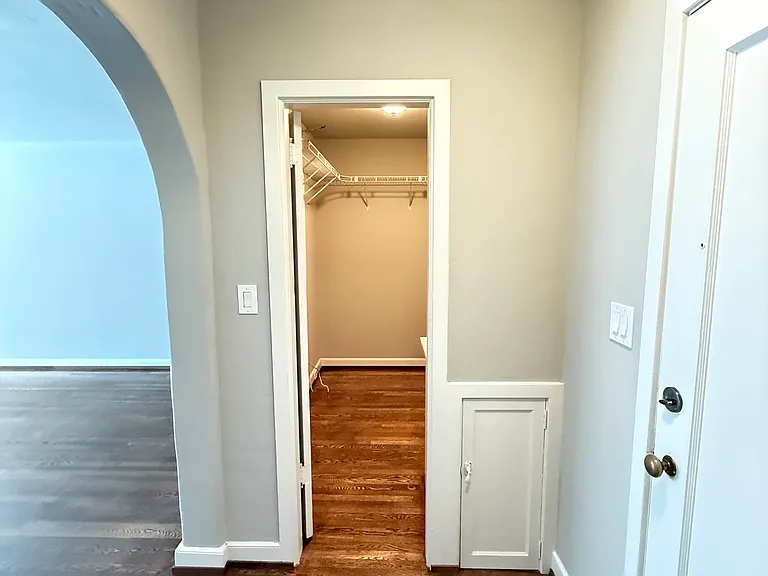 421 Summit Ave E #202 — Photo 10
