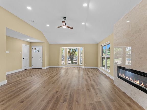 5th image of 2113 Cedarwood Dr