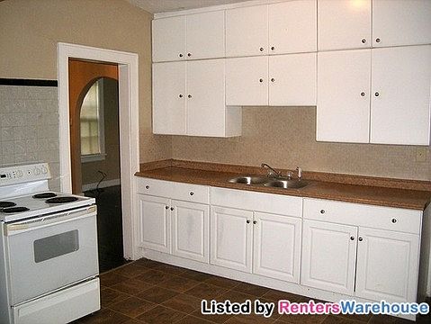 3rd image of 7516 Olive St