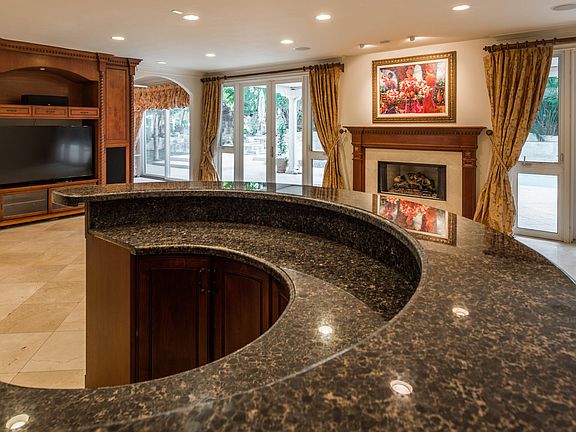 5th image of 18060 Lake Encino Dr