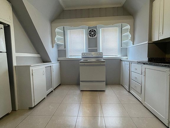 4th image of 48 William St APT 5