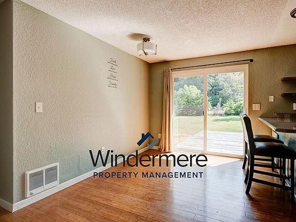 5th image of 4576 Woodland Cir
