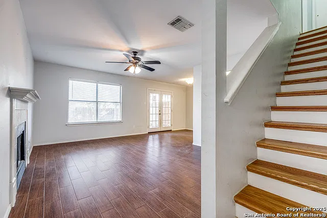 3 bed, 2.5 bath, 1348 sqft, $1,750 — Photo 4