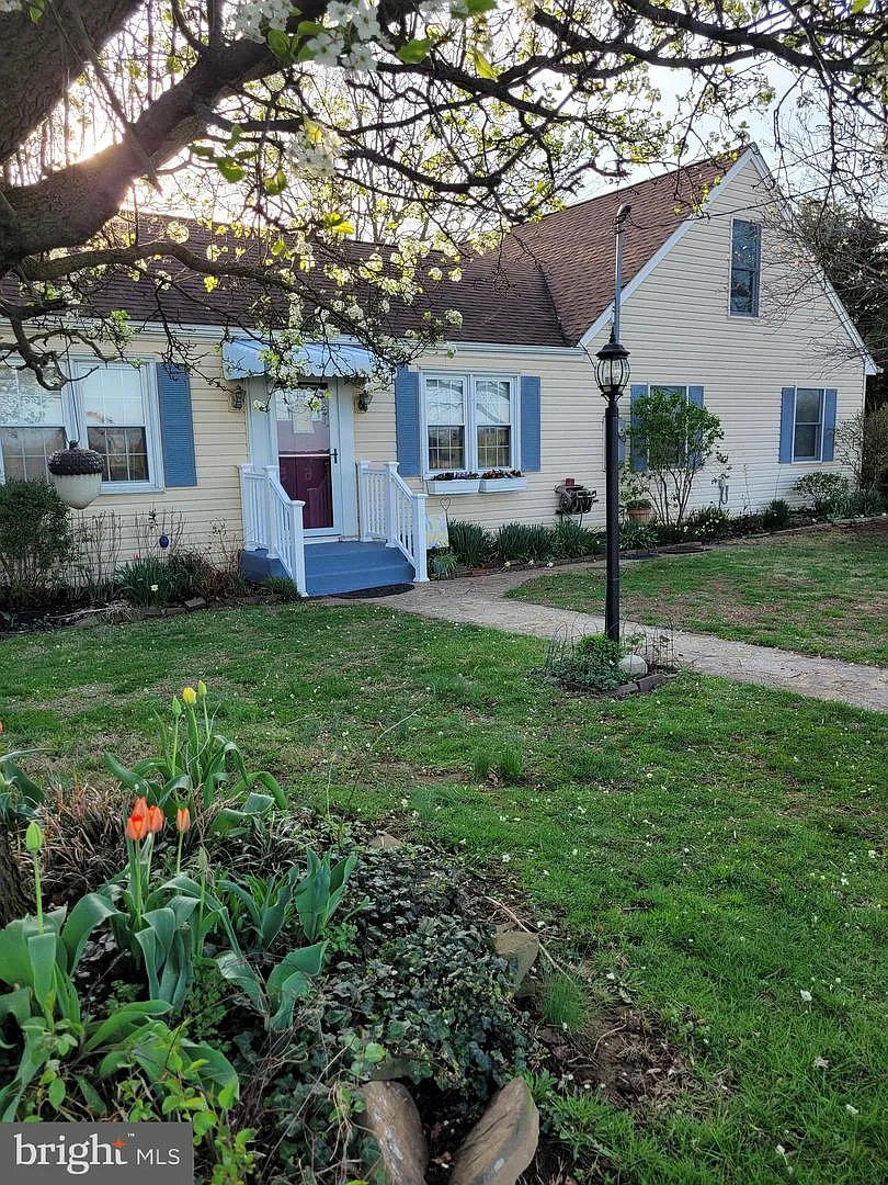 14136 Kentmore Park Rd photo 1
