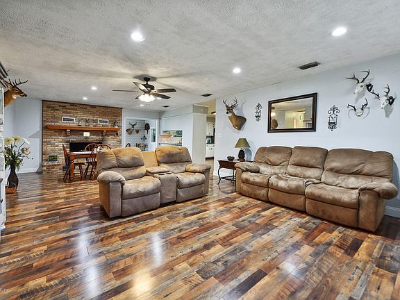 4th image of 1078 Hammond Blvd